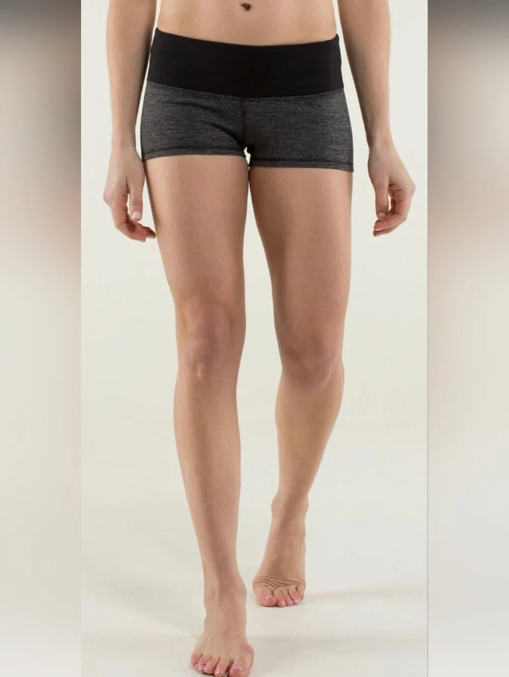 Lululemon Boogie Short Wee Stripe Black Heathered Black /Black Yoga Gym Run! 8